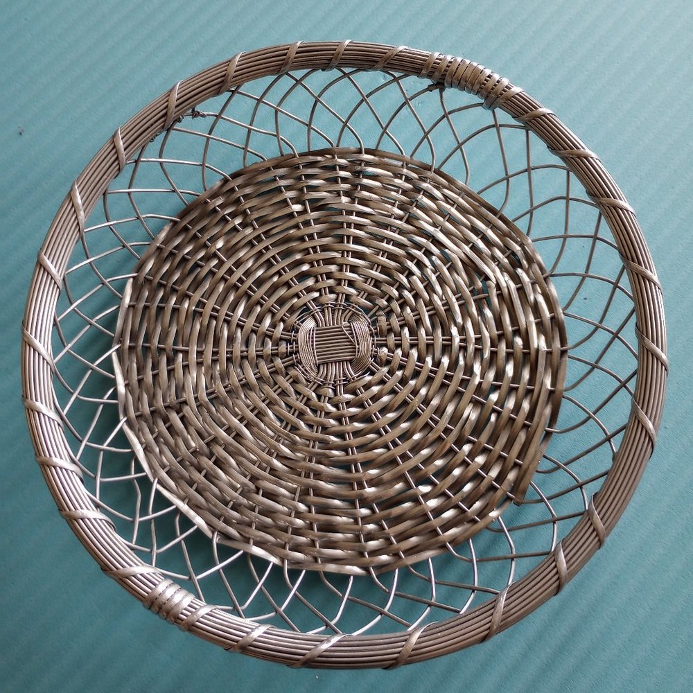 Vintage Aluminum Woven Metal Round Basket,  Silver tone, 10 in. diameter